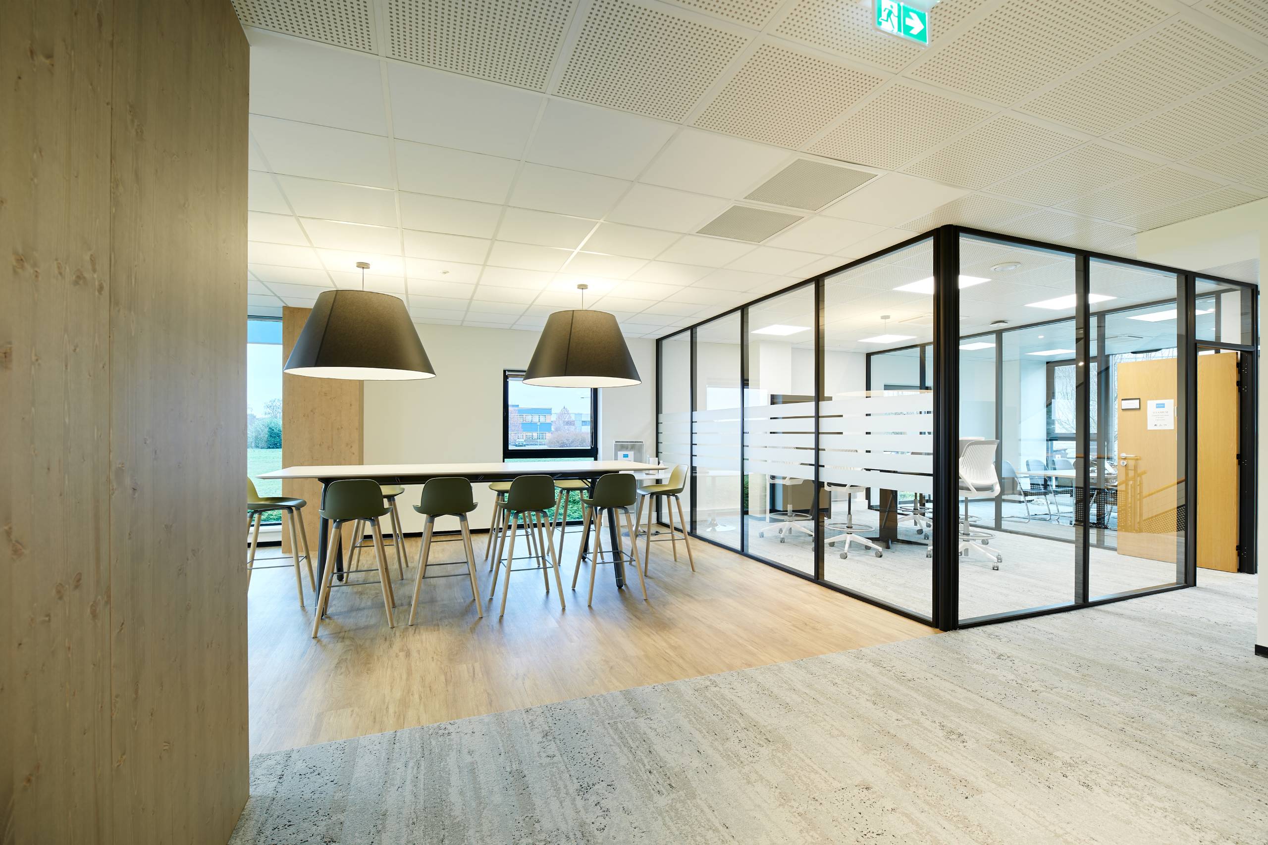 Tertia Solutions, spécialiste en mobilier de bureau professionnel - Salle de réunion et réfectoire Columbia