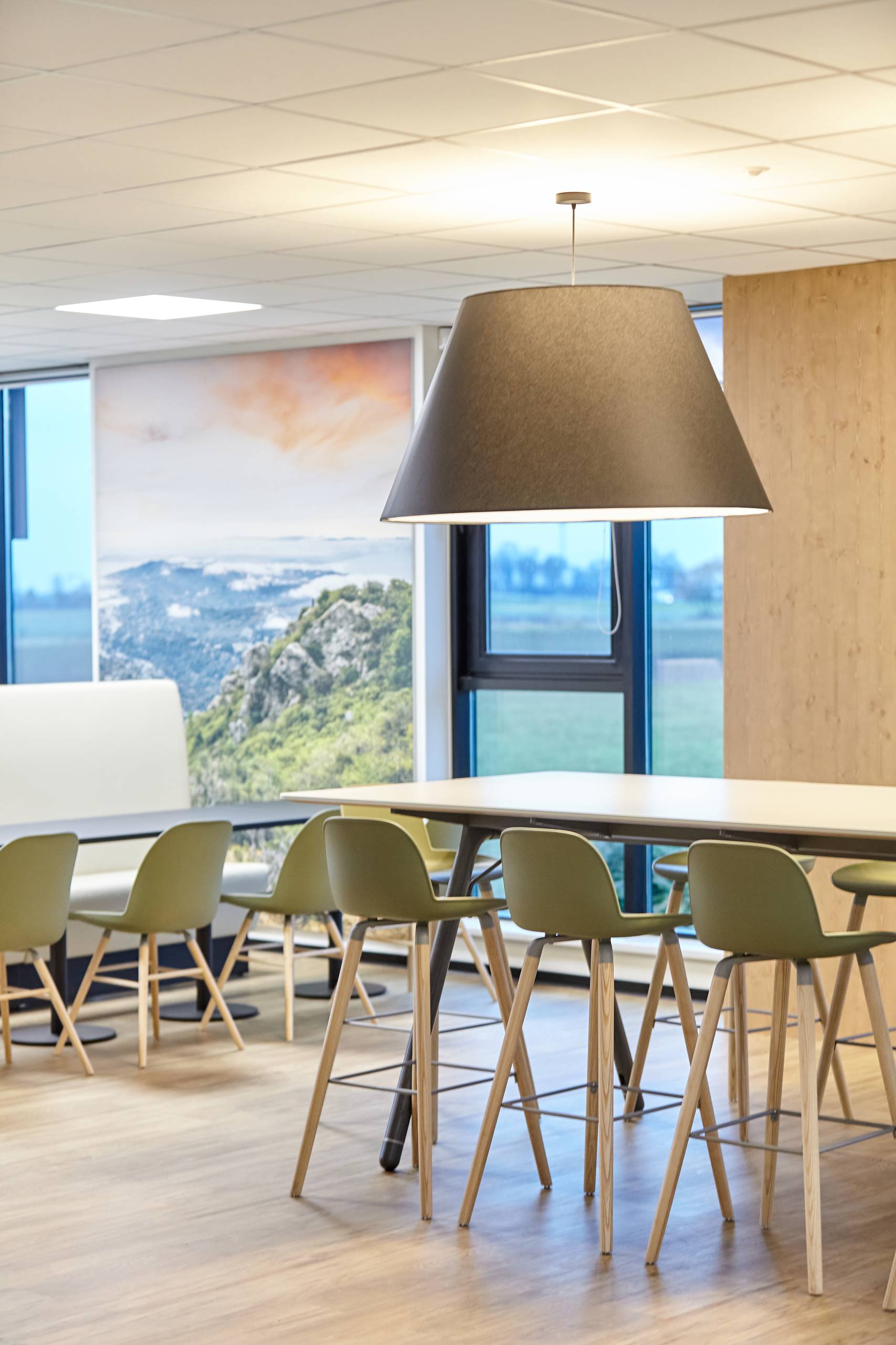 Tertia Solutions, spécialiste en mobilier de bureau professionnel - Réfectoire Columbia