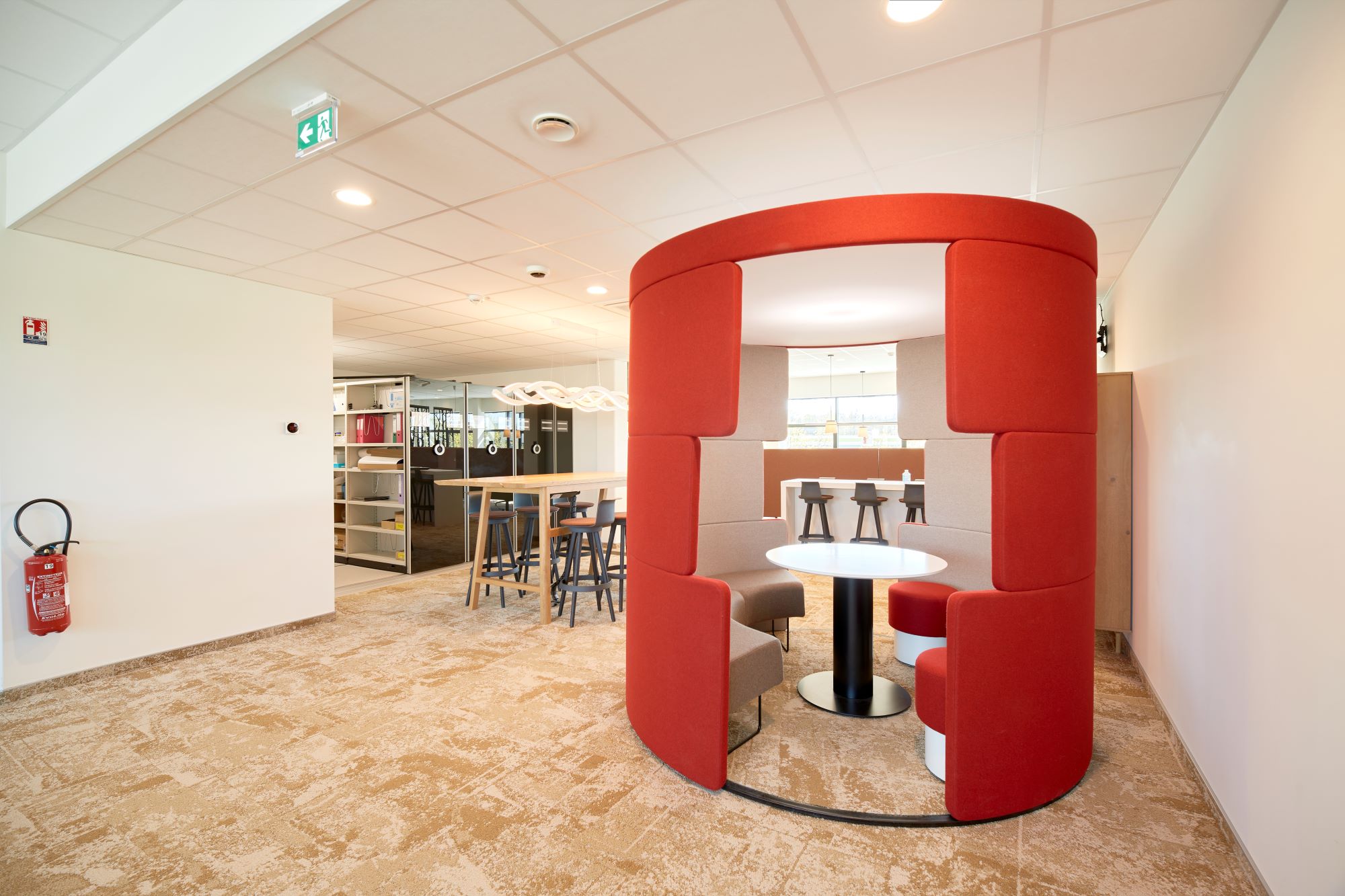 Tertia Solutions, spécialiste en aménagement de bureau professionnel - Vu sur différents espaces de repos Alsachim