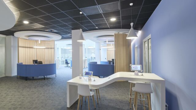 Tertia Solutions, spécialiste en aménagement de bureau professionnel - Espace accueil agence Mutest