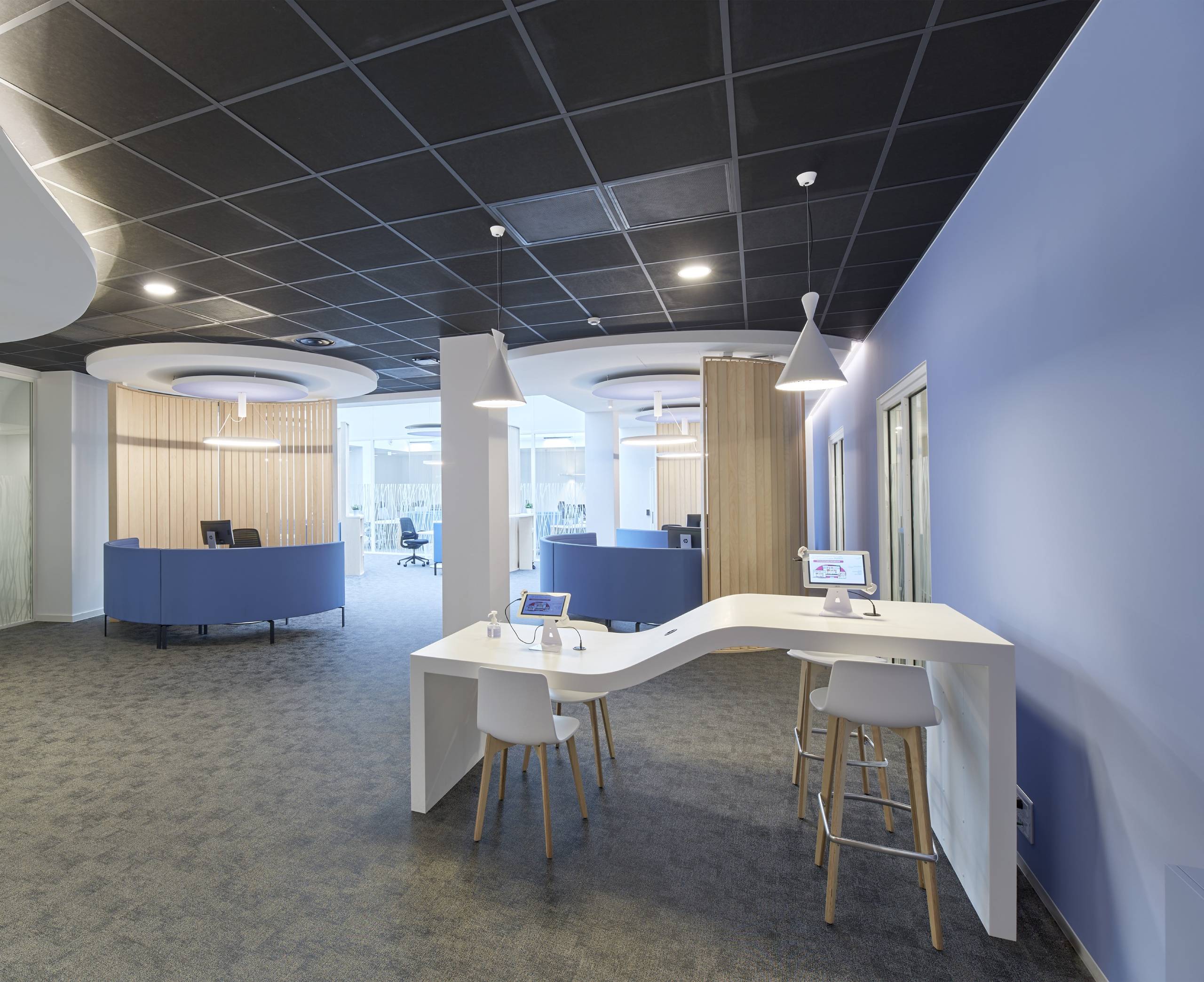 Tertia Solutions, spécialiste en aménagement de bureau professionnel - Espace accueil agence Mutest