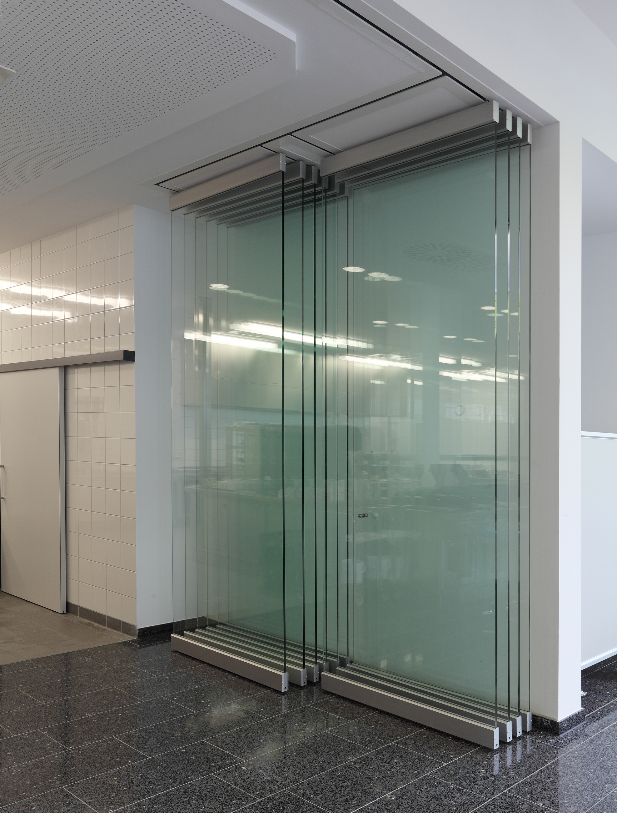 Tertia Solutions, solutions murs mobiles- mur mobile Visioline
