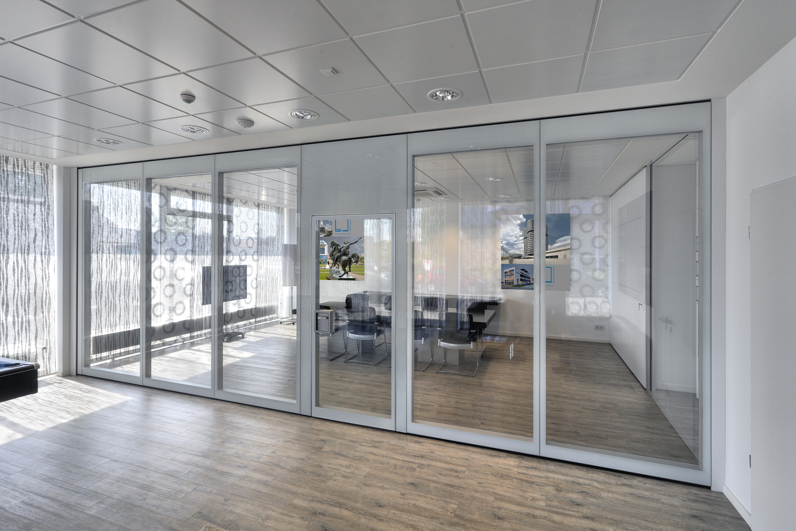 Tertia Solutions, solutions murs mobiles- mur mobile Premium Full Glass Munster