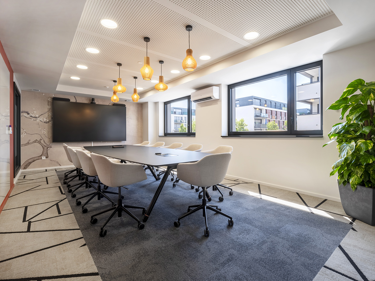 Tertia Solutions, spécialistes en aménagement de bureaux professionnels - Asahi Kasei salle de réunion 11 personnes