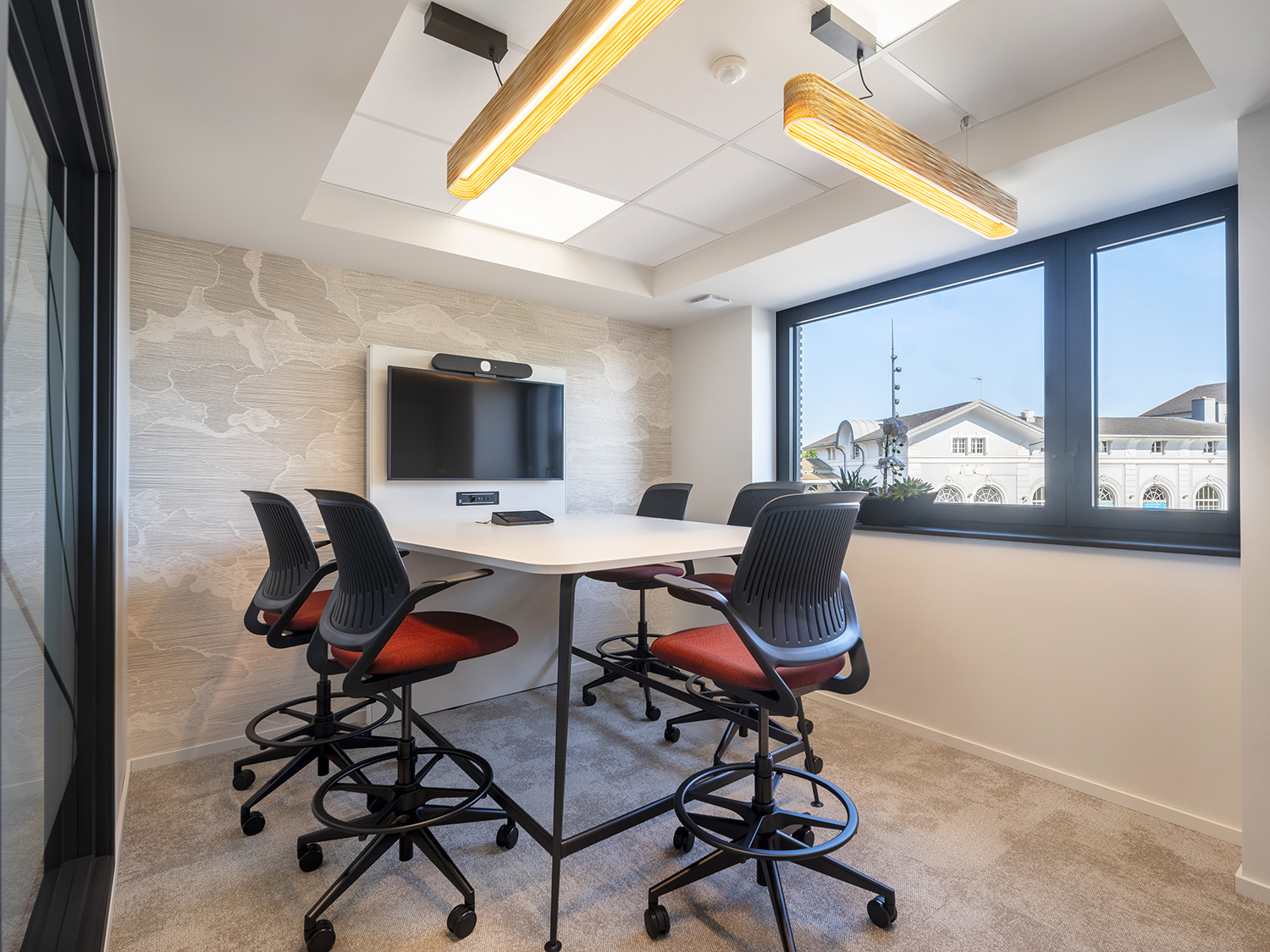 Tertia Solutions, spécialistes en aménagement de bureaux professionnels - Asahi Kasei salle de réunion