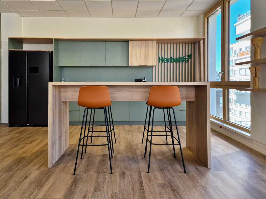 Tertia Solutions, expert en aménagement d'espaces de travail - Espace restauration 3 - Herbalife