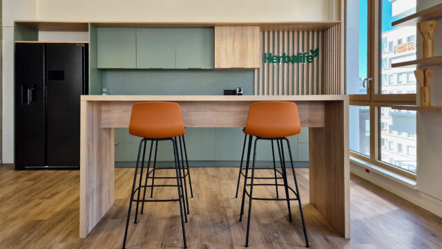 Tertia Solutions, expert en aménagement d'espaces de travail - Espace restauration 3 - Herbalife