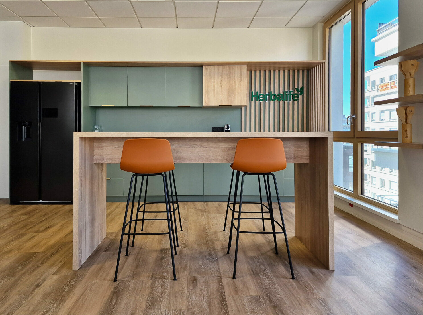Tertia Solutions, expert en aménagement d'espaces de travail - Espace restauration 3 - Herbalife