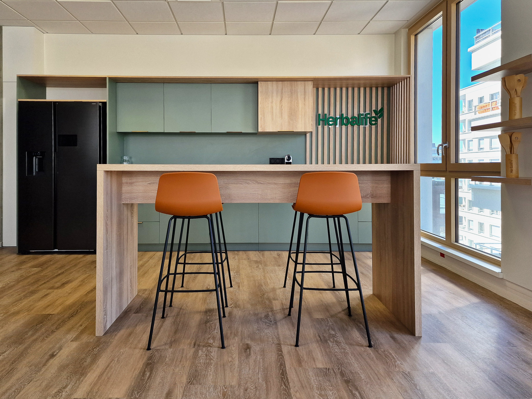 Tertia Solutions, expert en aménagement d'espaces de travail - Espace restauration 3 - Herbalife
