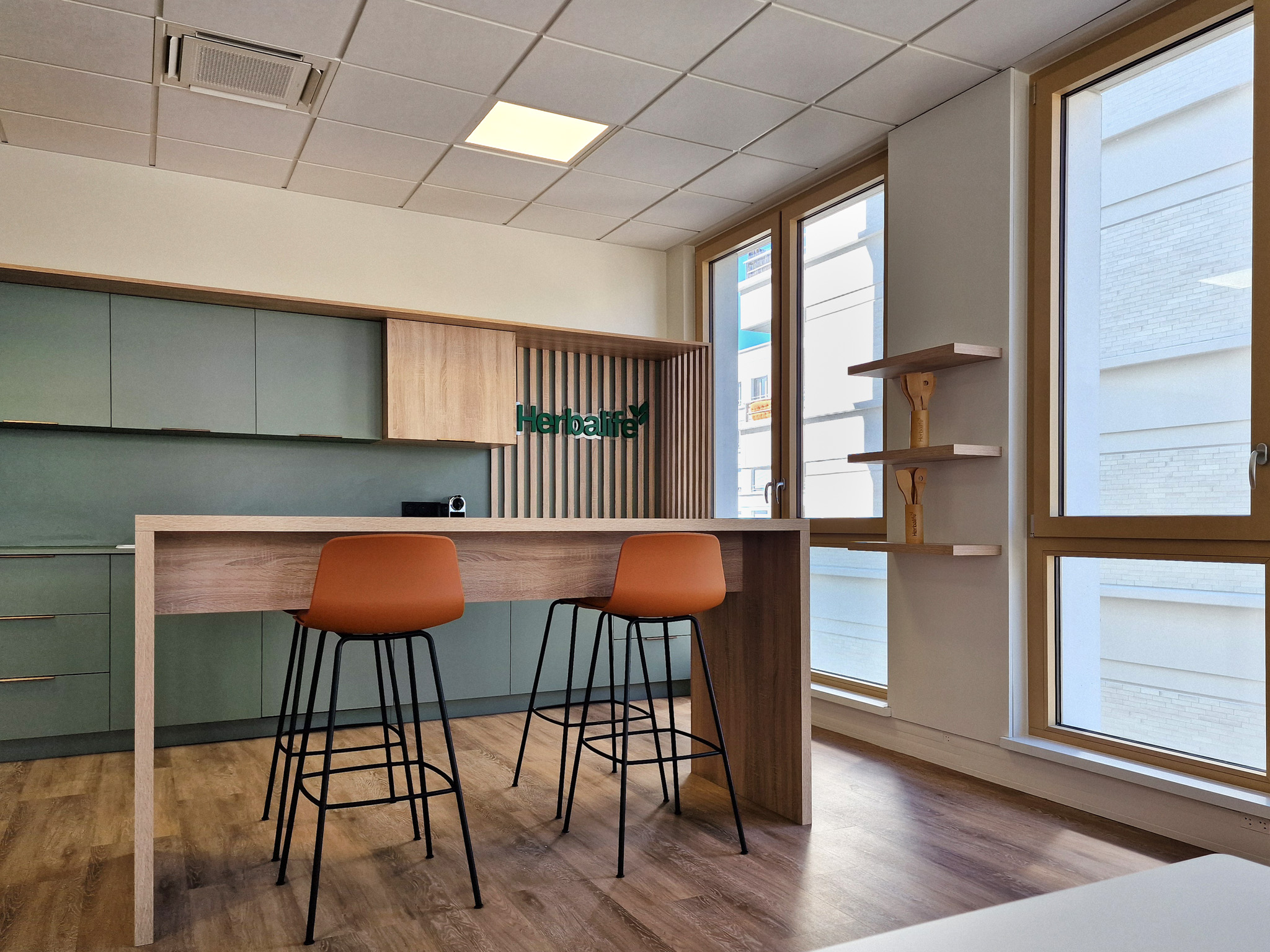 Tertia Solutions, expert en aménagement d'espaces de travail - Espace restauration 2 - Herbalife