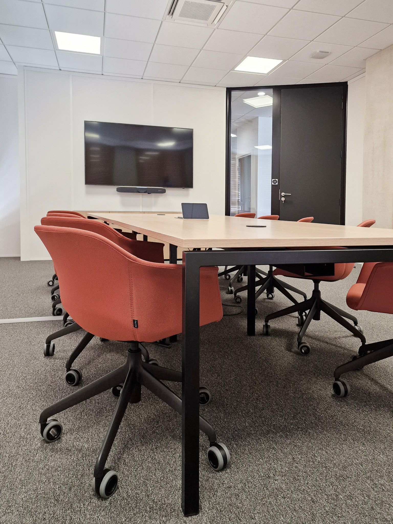 Tertia Solutions, expert en aménagement d'espaces de travail - Salle de réunion audiovisuel - Herbalife