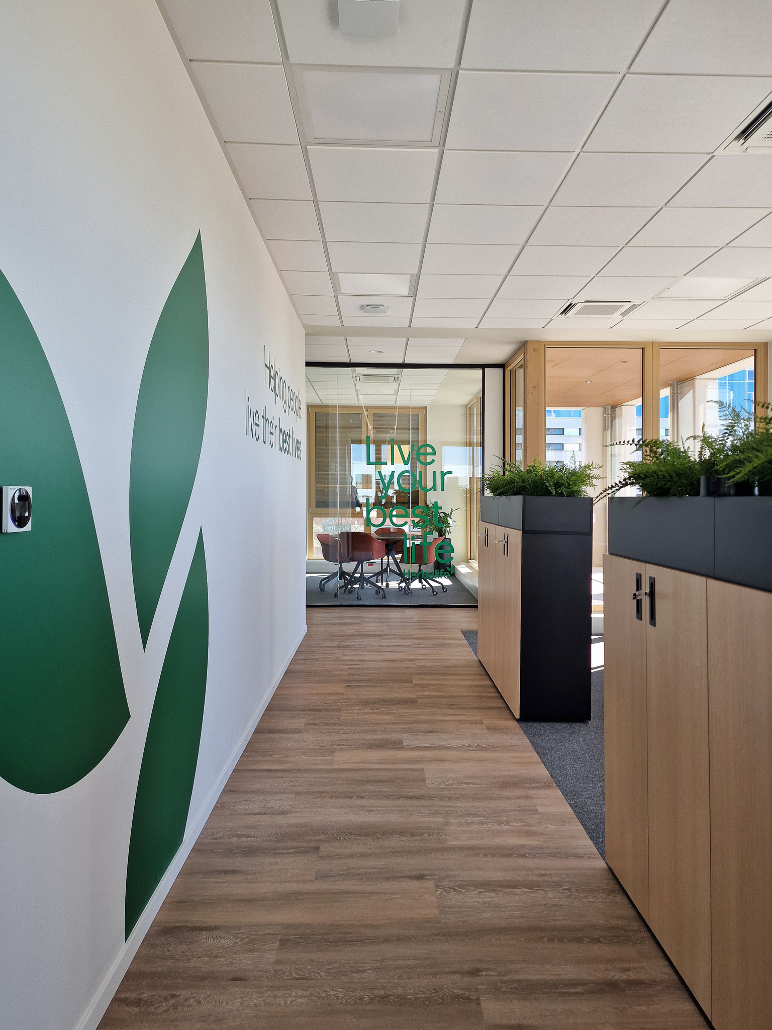 Tertia Solutions, expert en aménagement d'espaces de travail - Openspace cloisons amovibles - Herbalife