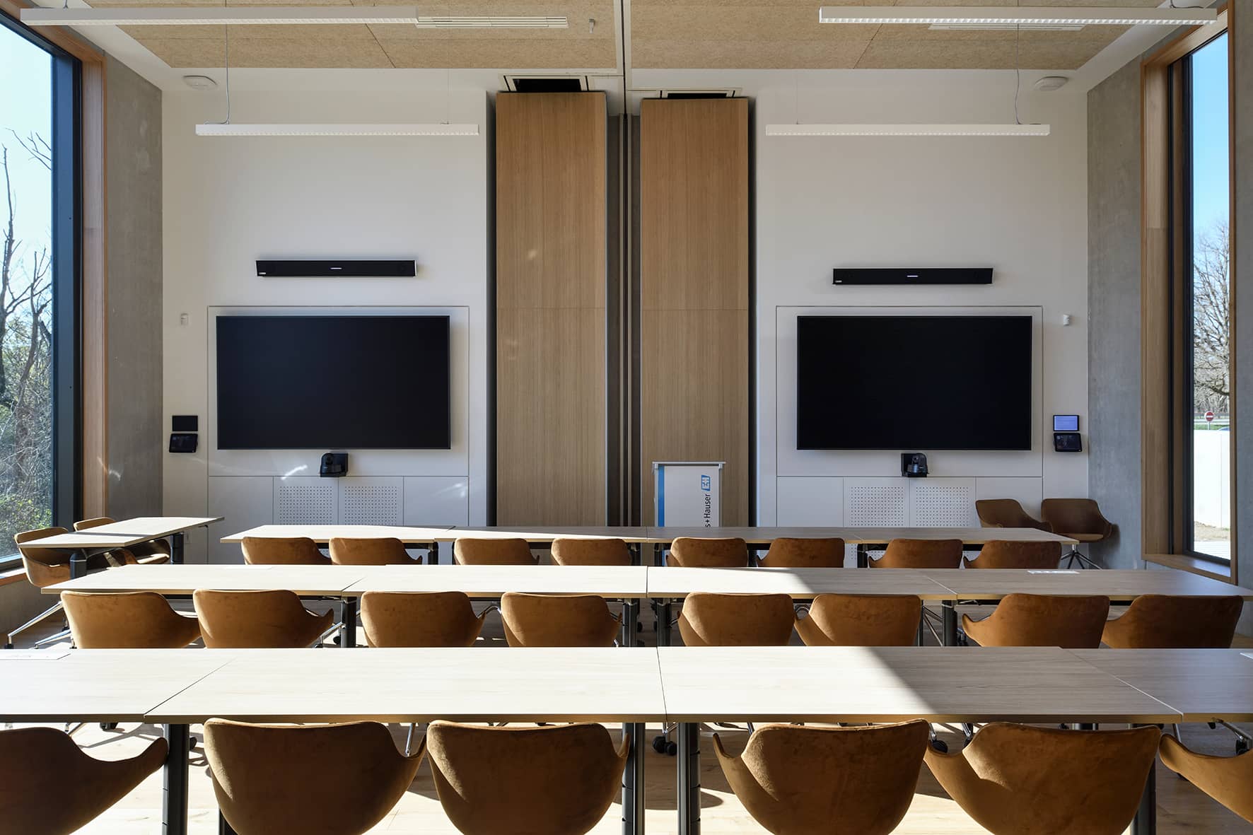 Tertia Solutions, expert en aménagement d'espaces de travail - Endress Hauser - Salle de réunion modulable